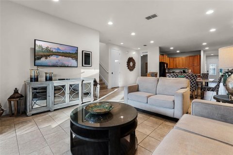 Casa en venta en Kissimmee, Florida, 8 dormitorios, 316.98 m2 № 1525487 - foto 14