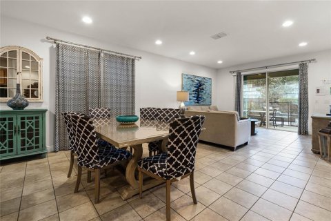 Casa en venta en Kissimmee, Florida, 8 dormitorios, 316.98 m2 № 1525487 - foto 11