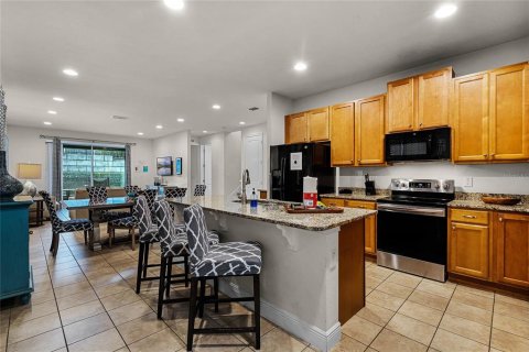 Casa en venta en Kissimmee, Florida, 8 dormitorios, 316.98 m2 № 1525487 - foto 6