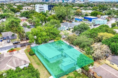 House in Fort Lauderdale, Florida 363.81 sq.m. № 1699873 - photo 1