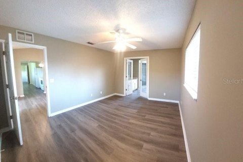 House in Ocala, Florida 2 bedrooms, 109.35 sq.m. № 1760438 - photo 12
