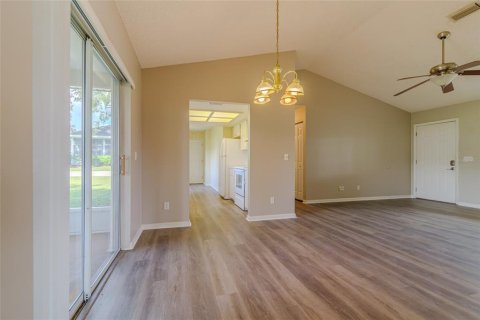 House in Ocala, Florida 2 bedrooms, 109.35 sq.m. № 1760438 - photo 23