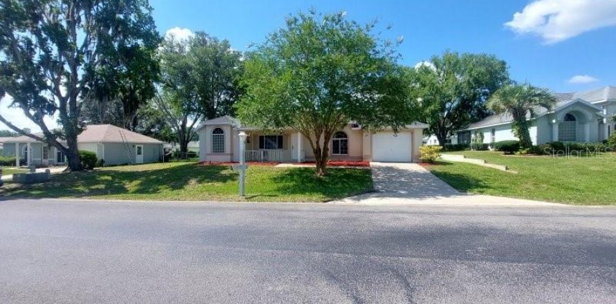 House in Ocala, Florida 2 bedrooms, 109.35 sq.m. № 1760438