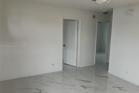 Casa en venta en West Park, Florida, 6 dormitorios, 172.33 m2 № 1978385 - foto 9