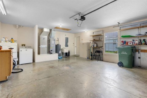 House in Leesburg, Florida 2 bedrooms, 123 sq.m. № 1791842 - photo 30