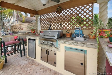 House in Weston, Florida 5 bedrooms, 229.93 sq.m. № 2086551 - photo 14