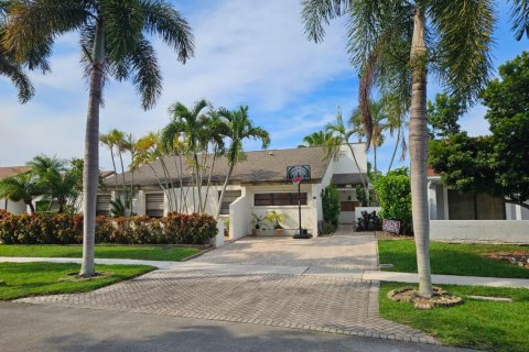 House in Weston, Florida 5 bedrooms, 229.93 sq.m. № 2086551 - photo 2