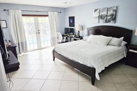 House in Weston, Florida 5 bedrooms, 229.93 sq.m. № 2086551 - photo 11