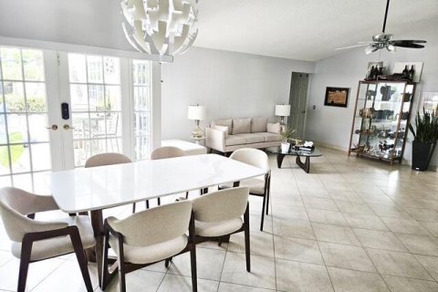 House in Weston, Florida 5 bedrooms, 229.93 sq.m. № 2086551 - photo 5