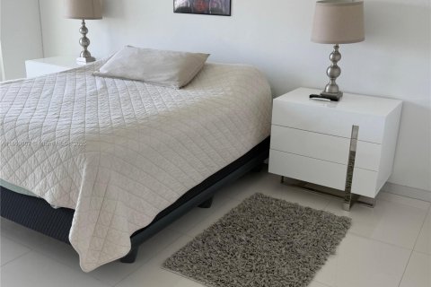 Condo in Sunny Isles Beach, Florida, 2 bedrooms  № 1927270 - photo 11