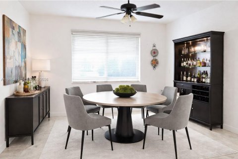 Купить виллу или дом в Хомстед, Флорида 5 спален, 331.38м2, № 2048850 - фото 13