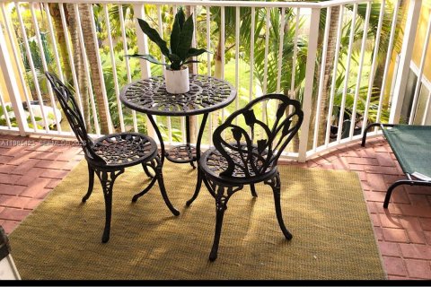 Купить виллу или дом в Хомстед, Флорида 5 спален, 331.38м2, № 2048850 - фото 10