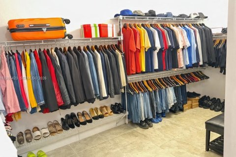 Купить виллу или дом в Хомстед, Флорида 5 спален, 331.38м2, № 2048850 - фото 18