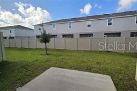 Touwnhouse à louer à Poinciana, Floride: 3 chambres, 176.51 m2 № 2387523 - photo 9