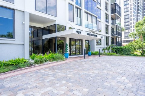 Condo in Sarasota, Florida, 2 bedrooms  № 1297307 - photo 11