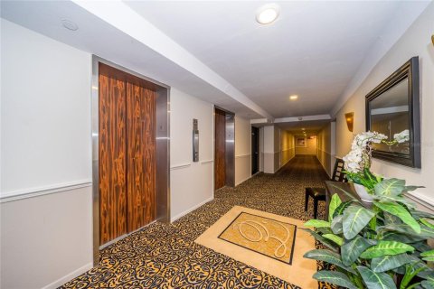 Condo in Sarasota, Florida, 2 bedrooms  № 1297307 - photo 20