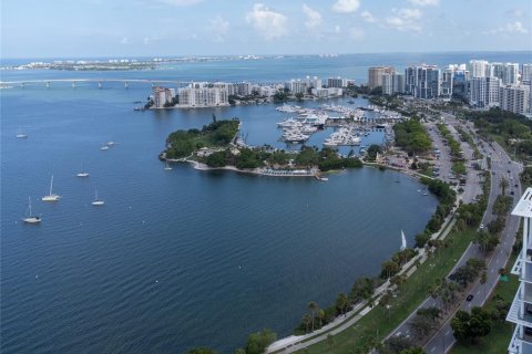 Condo in Sarasota, Florida, 2 bedrooms  № 1297307 - photo 2
