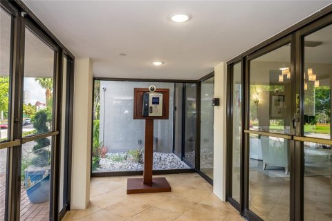 Condo in Sarasota, Florida, 2 bedrooms  № 1297307 - photo 14
