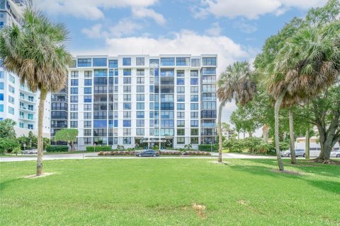 Condo in Sarasota, Florida, 2 bedrooms  № 1297307 - photo 10