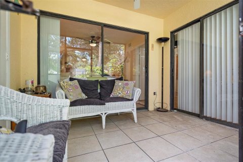 Condo in Saint Petersburg, Florida, 2 bedrooms  № 1909238 - photo 19