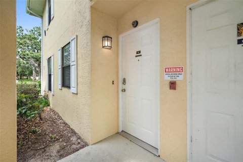 Condo in Saint Petersburg, Florida, 2 bedrooms  № 1909238 - photo 3