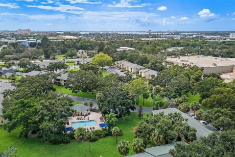 Condo in Saint Petersburg, Florida, 2 bedrooms  № 1909238 - photo 26