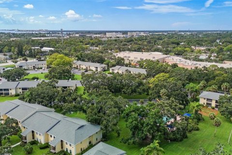 Condo in Saint Petersburg, Florida, 2 bedrooms  № 1909238 - photo 25