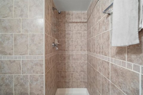 Condo in Saint Petersburg, Florida, 2 bedrooms  № 1909238 - photo 18