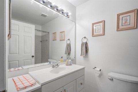 Condo in Saint Petersburg, Florida, 2 bedrooms  № 1909238 - photo 8