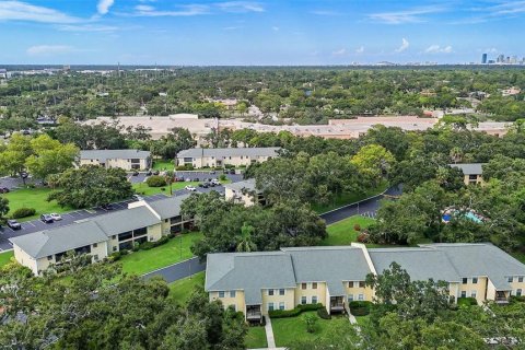 Condo in Saint Petersburg, Florida, 2 bedrooms  № 1909238 - photo 24