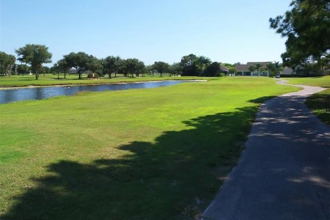 Villa ou maison à vendre à Kissimmee, Floride: 3 chambres, 146.88 m2 № 2287373 - photo 13