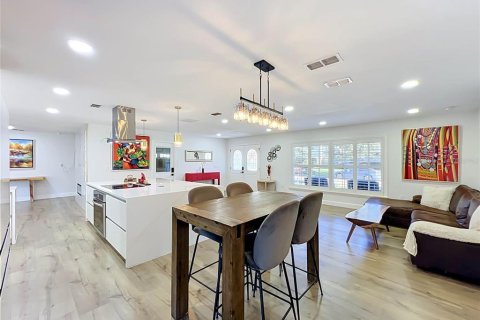 Villa ou maison à vendre à Maitland, Floride: 4 chambres, 268.12 m2 № 2395594 - photo 11