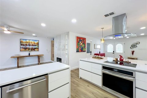 Villa ou maison à vendre à Maitland, Floride: 4 chambres, 268.12 m2 № 2395594 - photo 13