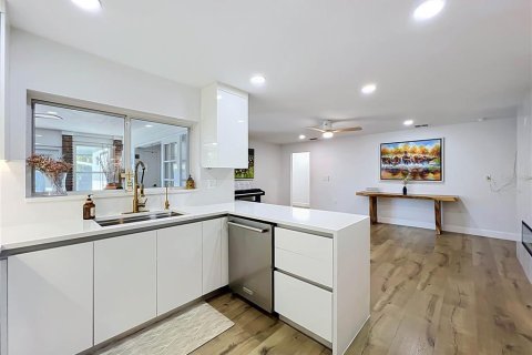 Villa ou maison à vendre à Maitland, Floride: 4 chambres, 268.12 m2 № 2395594 - photo 15