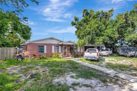House in Tampa, Florida 3 bedrooms, 130.62 sq.m. № 1869240 - photo 22
