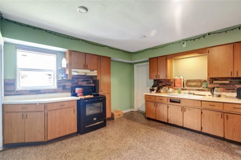 House in Tampa, Florida 3 bedrooms, 130.62 sq.m. № 1869240 - photo 4
