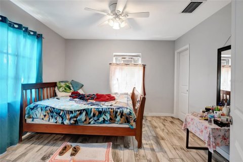House in Tampa, Florida 3 bedrooms, 130.62 sq.m. № 1869240 - photo 10