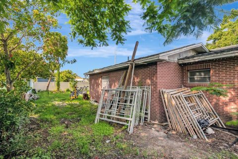 House in Tampa, Florida 3 bedrooms, 130.62 sq.m. № 1869240 - photo 24