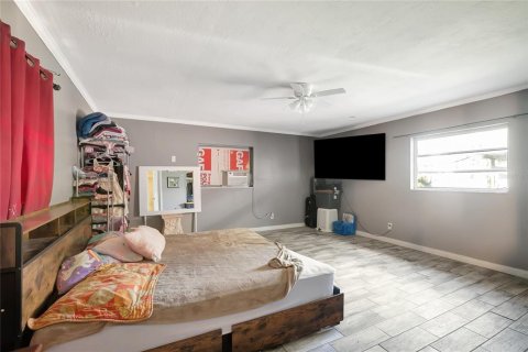 House in Tampa, Florida 3 bedrooms, 130.62 sq.m. № 1869240 - photo 13