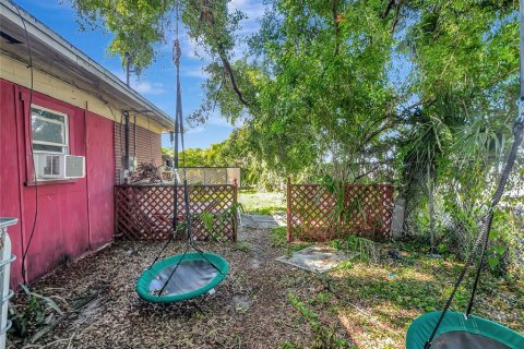 House in Tampa, Florida 3 bedrooms, 130.62 sq.m. № 1869240 - photo 18