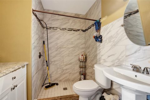 House in Tampa, Florida 3 bedrooms, 130.62 sq.m. № 1869240 - photo 3
