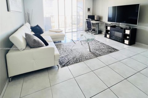 Copropriété à vendre à Aventura, Floride: 1 chambre, 82.4 m2 № 1825855 - photo 4