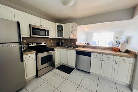 Copropriété à vendre à Aventura, Floride: 1 chambre, 82.4 m2 № 1825855 - photo 6