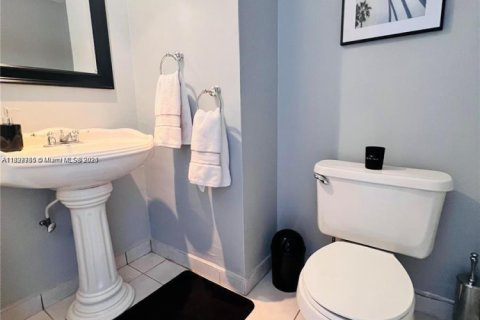 Copropriété à vendre à Aventura, Floride: 1 chambre, 82.4 m2 № 1825855 - photo 9