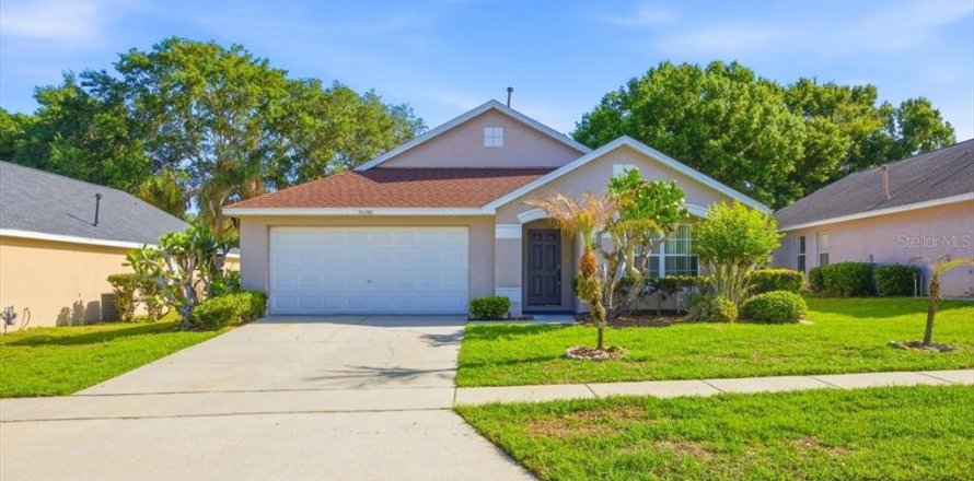 Casa en Clermont, Florida 4 dormitorios, 175.49 m2 № 2145395