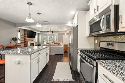 House in Winter Garden, Florida 3 bedrooms, 206.71 sq.m. № 1852496 - photo 16