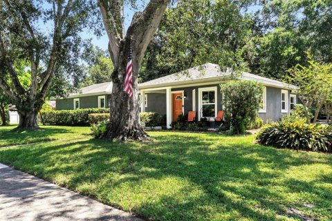 House in Winter Garden, Florida 3 bedrooms, 206.71 sq.m. № 1852496 - photo 2
