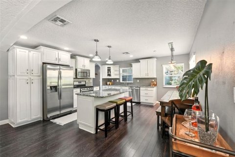 House in Winter Garden, Florida 3 bedrooms, 206.71 sq.m. № 1852496 - photo 10