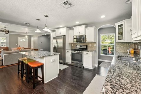 House in Winter Garden, Florida 3 bedrooms, 206.71 sq.m. № 1852496 - photo 15