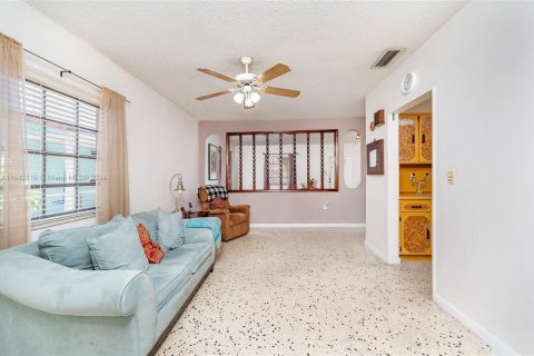 Купить виллу или дом в Майами, Флорида 3 спальни, 150.41м2, № 1452813 - фото 27